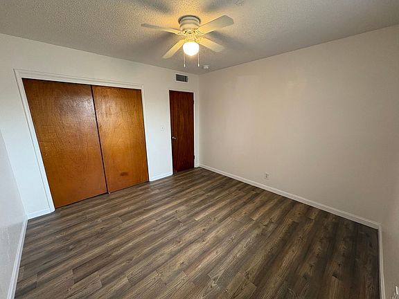 4th image of 690 W North Way