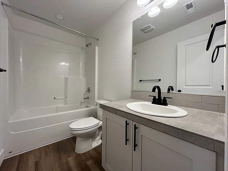 2875 S Magnolia Dr — Photo 36