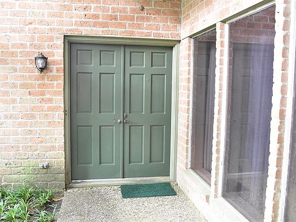 5th image of 1903 Briarpark Dr