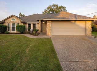 203 Clearview Dr, Whitehouse, TX 75791