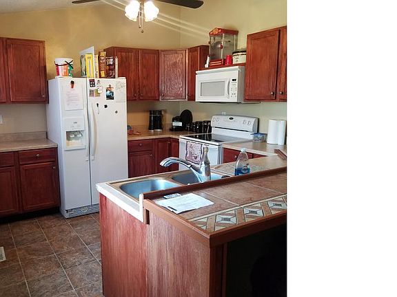 4th image of 829 S Whitesboro St