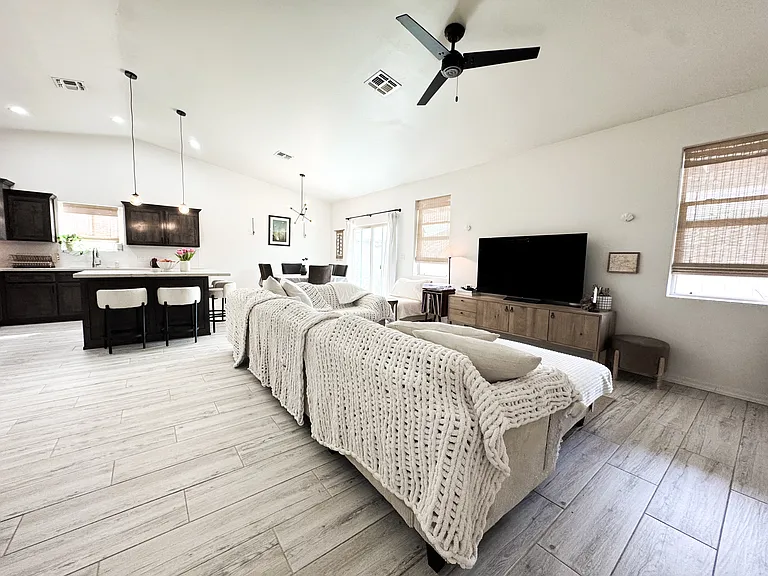 4377 W 16th Ln — Photo 5
