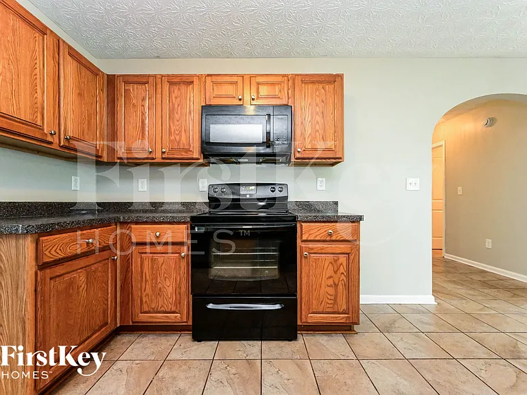 6496 Snowden Dr — Photo 7