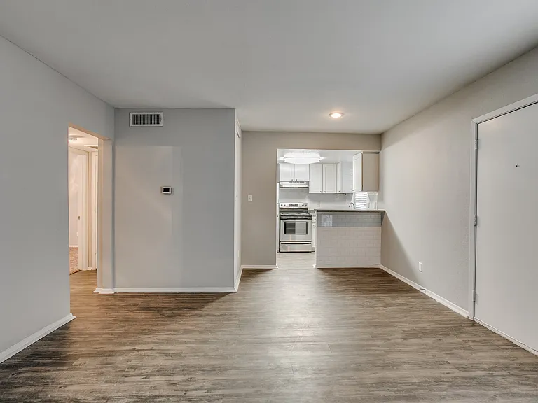 Bellaire Oaks Apartments — Photo 21