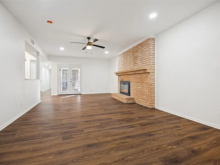705 Harold St #2 — Photo 3