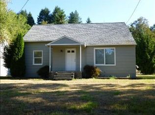 1075 River Rd, Elkton, OR 97436
