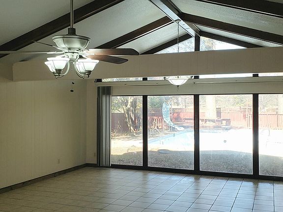 5th image of 1006 Orchid Ave