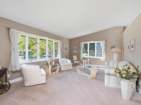 4th image of 2685 Halstead Ln