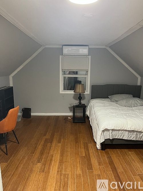 1st image of 100 Jedwood Pl #1