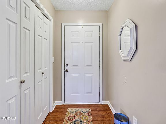 3rd image of 1009 Winterberry Circle