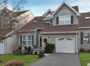 2 Northridge Cir, Huntington, NY 11743