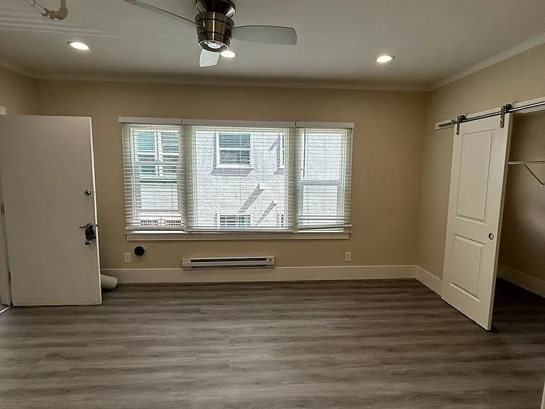 100-150 Duane Street — Photo 11
