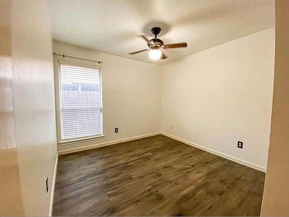 5th image of 725 Nelson Dr