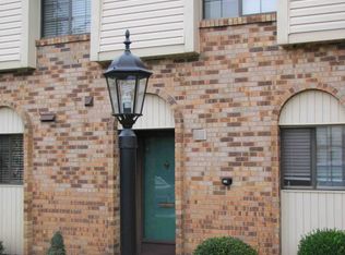 47 Terrace Ct, Carmel, IN