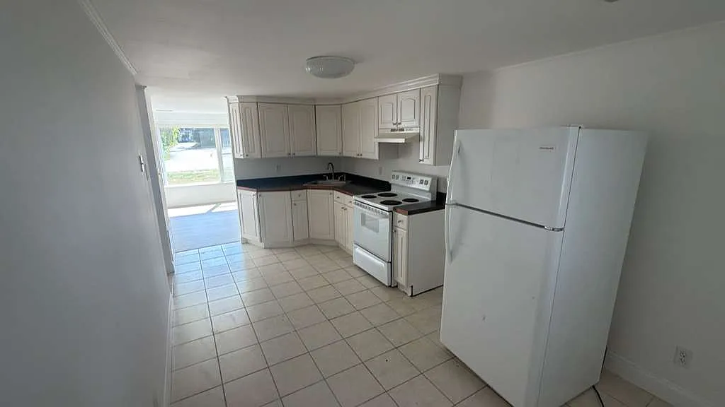 1 bed, 800 sqft, $1,900 — Photo 3