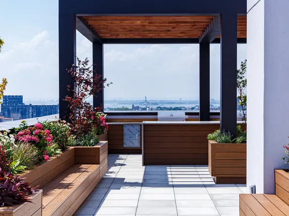 584 Fourth Avenue image 27 of 40