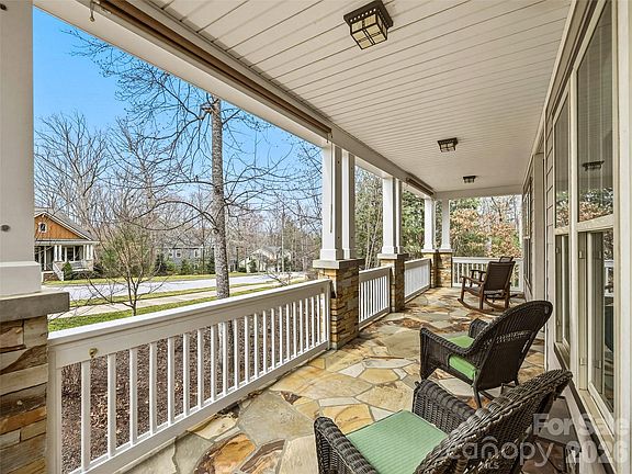 4th image of 70 Greenwells Glory Dr