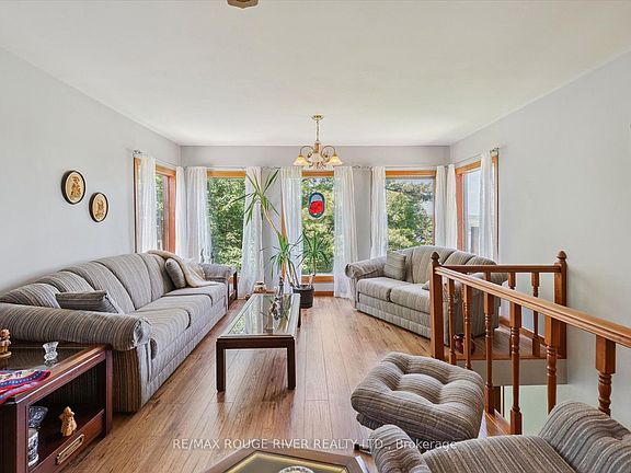 5th image of 739 Marble Point Rd