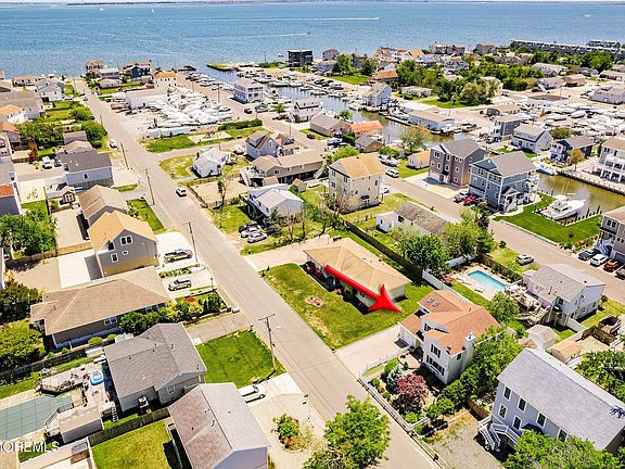 3rd image of 86 Illinois Avenue