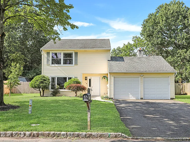 19 Pierson Dr — Photo 29