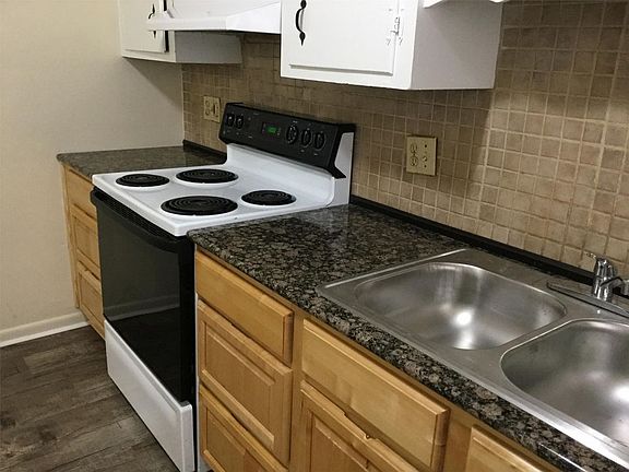 3rd image of 1016 Hullview Ave #B