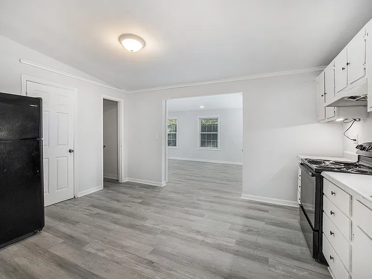 1131 Leesville St #D — Photo 8