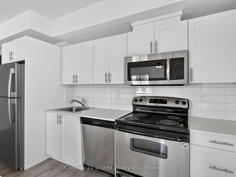 100 Bond St E #606 — Photo 6