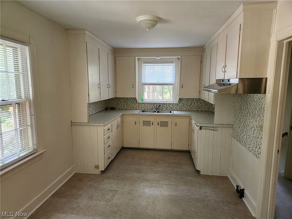 7223 Maple St, Mentor, OH 44060 Zillow