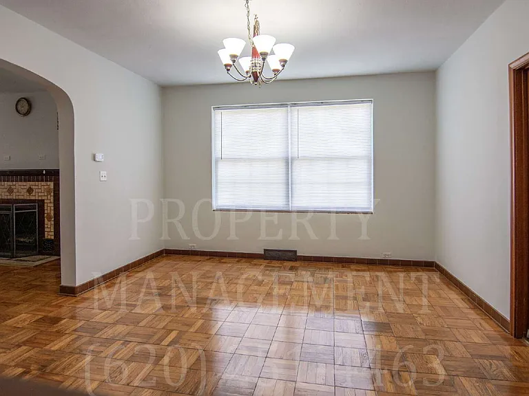 1110 W 5th St — Photo 13