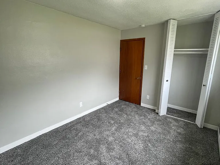 118 E Phillip Ave — Photo 8