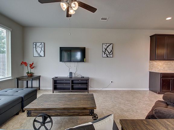 Living Area / TV Lounge / Sitting Area