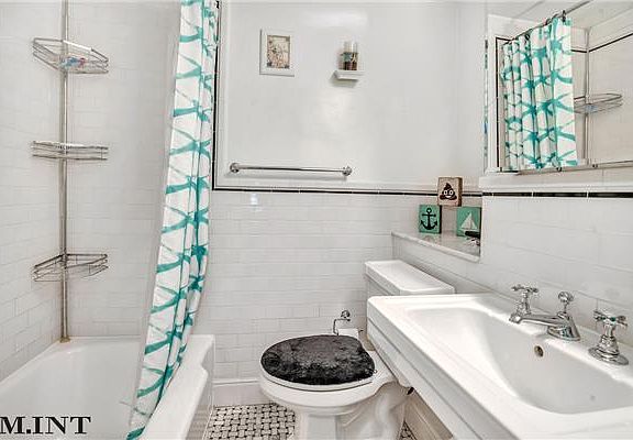 5th image of 35 E 30th St APT 2E