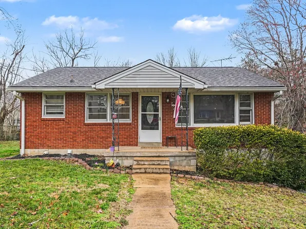 100 Oak Dr, Dickson, TN 37055