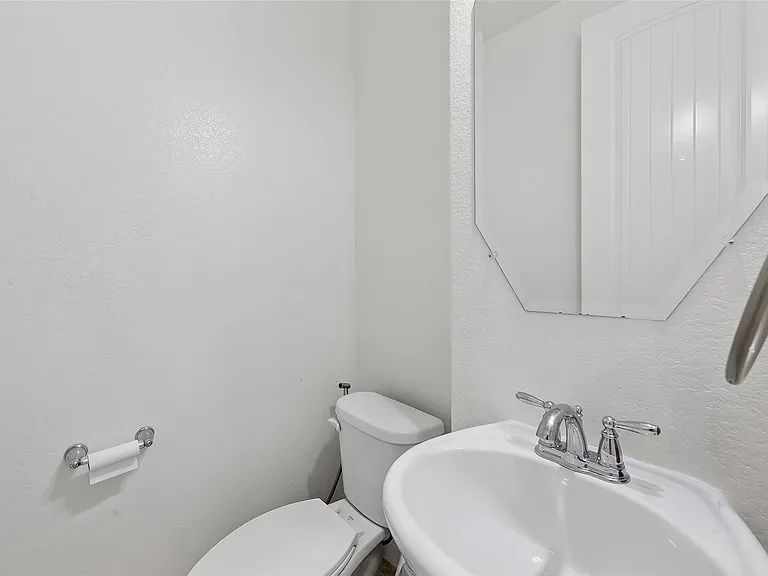 6515 Sterling Shores Ln — Photo 9