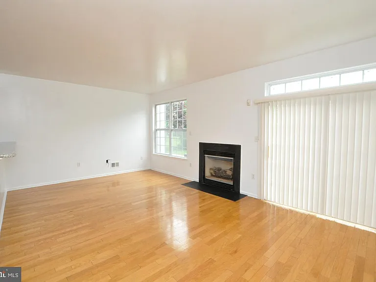 328 Helen Dr — Photo 12