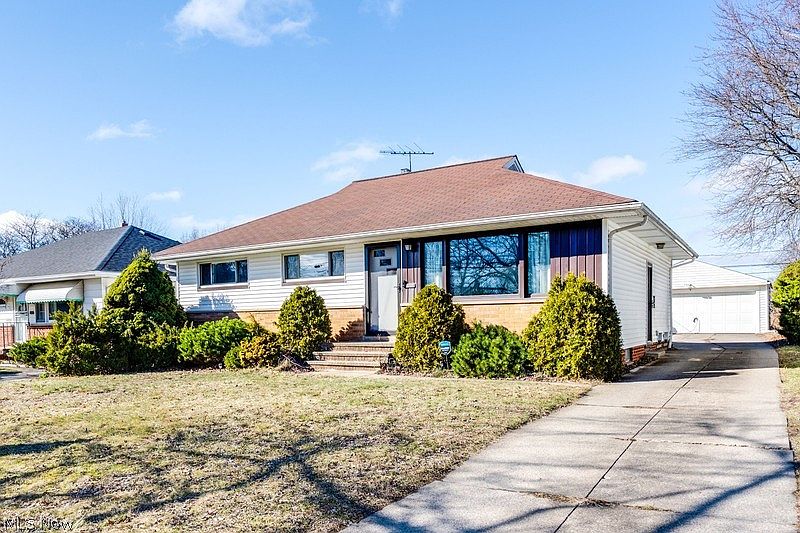 13801 Bangor Ave, Garfield Heights, OH 44125 | Zillow