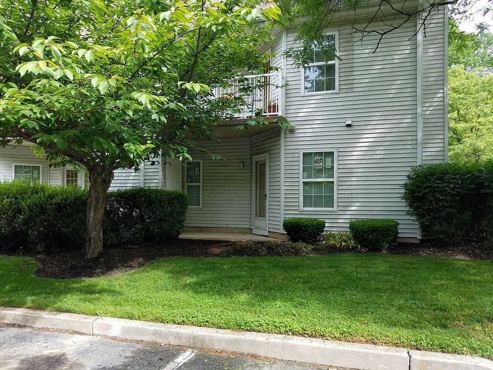 2nd image of 301 Stone Hurst Ct