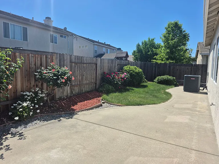1700 Charm Way — Photo 23