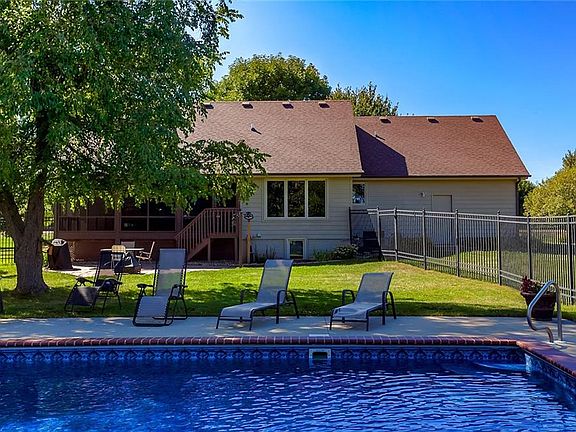 2nd image of 12487 NW Sheldahl Dr