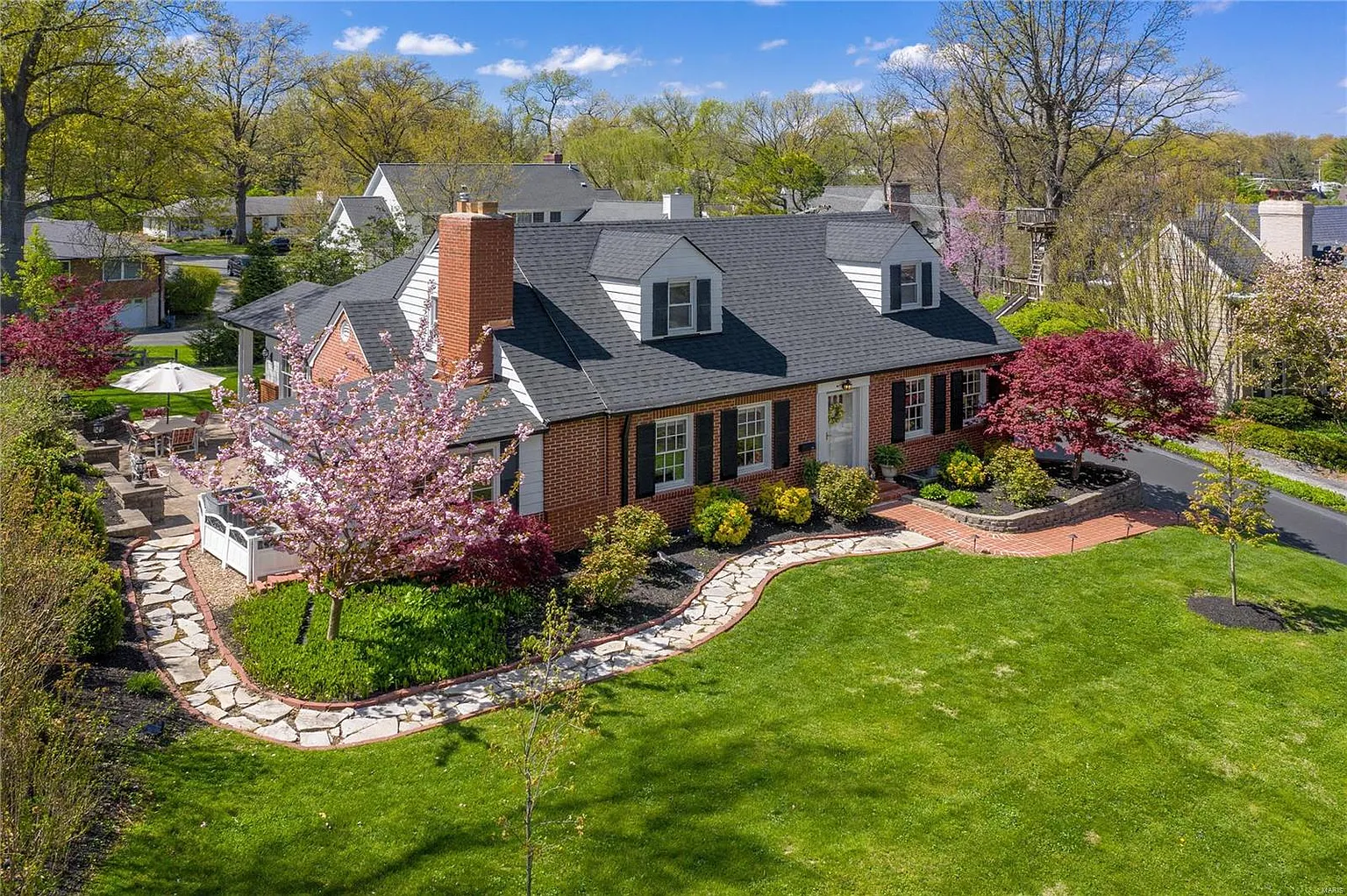 15 Middlesex Dr photo 1
