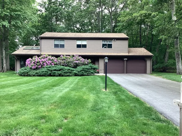38 Stagecoach Dr, Ashland, MA 01721