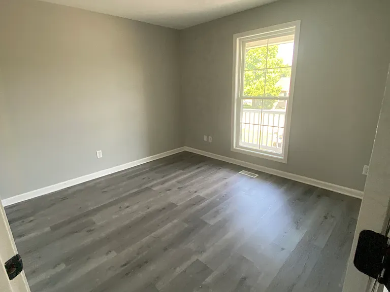210 Crow Ave #B — Photo 18