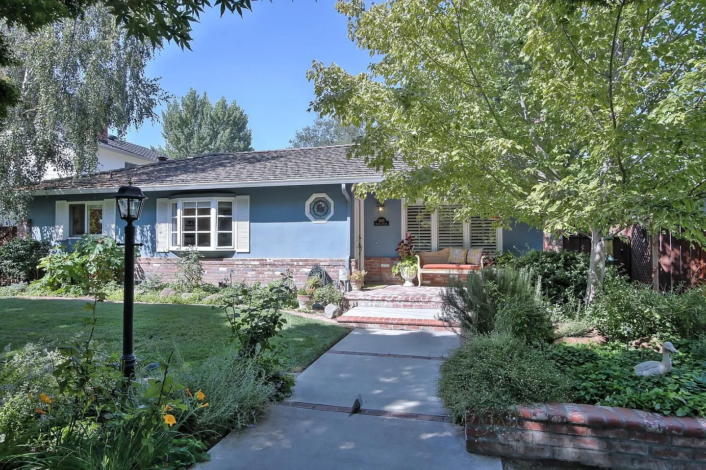 1685 Cherry Ave photo 1