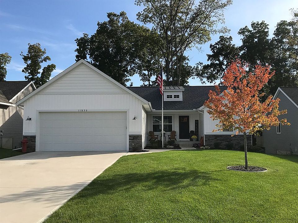 1st image of 11830 Hickoryrow Dr