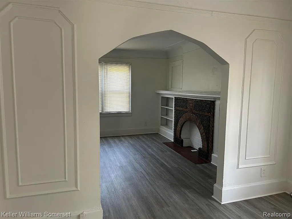 2 bed, 1.0 bath, 1000 sqft, $1,049 — Photo 3