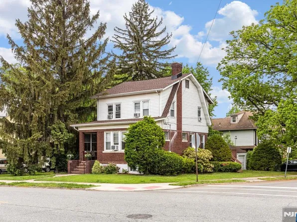 460 Brook Ave, Passaic, NJ 07055