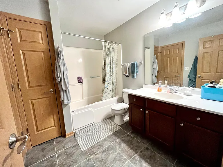 125 E Robinson Ave — Photo 5