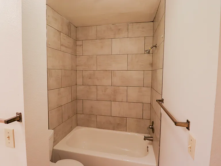 812 City Park Ave #204 — Photo 10