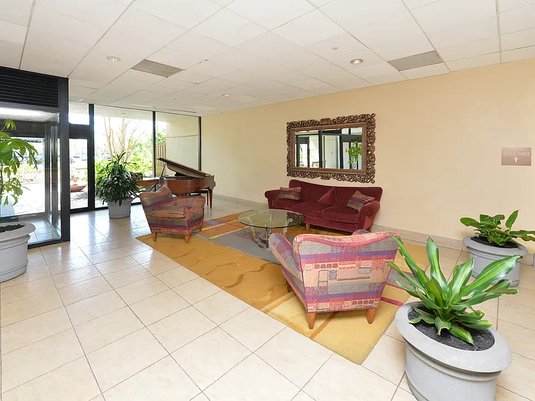 1077 River Rd #Penthouse 6 — Photo 19