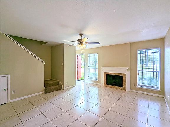 4th image of 3901 Woodchase Dr Unit 34
